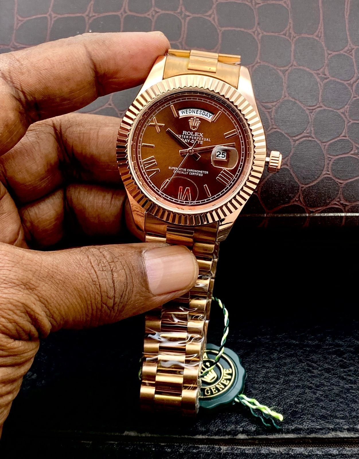 Men’s Premium  Gold Watch with Brown Dial – Day & Date Working