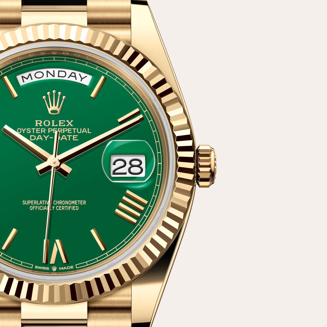 Luxury Day-Date Green Dial Quartz Watch for Men – Premium Stainless Steel Design